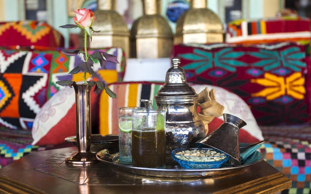 La Cigale Tabarka Otel Dış mekan fotoğraf Moroccan mint tea