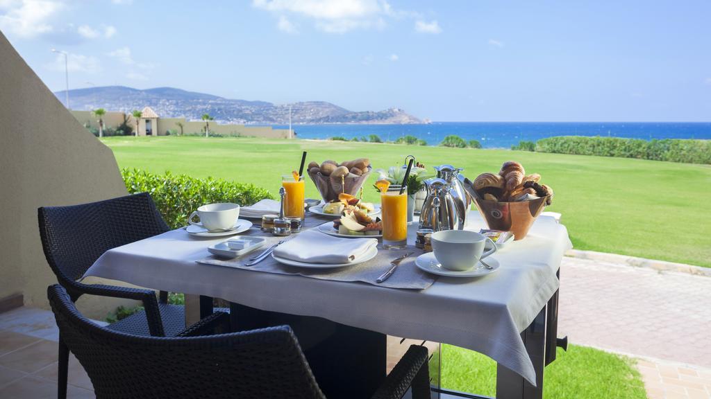 La Cigale Tabarka Otel Dış mekan fotoğraf Breakfast at the hotel