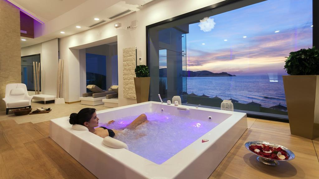 La Cigale Tabarka Otel Dış mekan fotoğraf A whirlpool bath